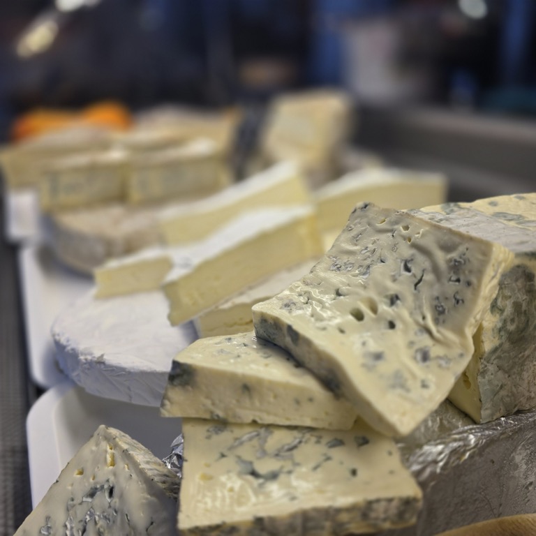 Fromages fermiers : vache, chèvre, brebis